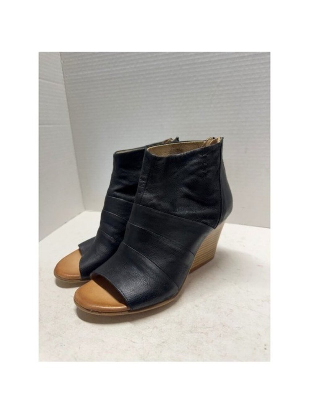 Miz Mooz Black Leather Peep Toe Wedge Booties Back Zip Ankle Shoes EU 38